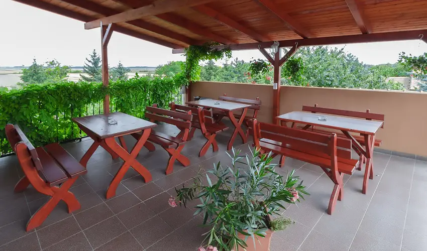 Aranypatk� Panzi� Gy�r�jbar�t