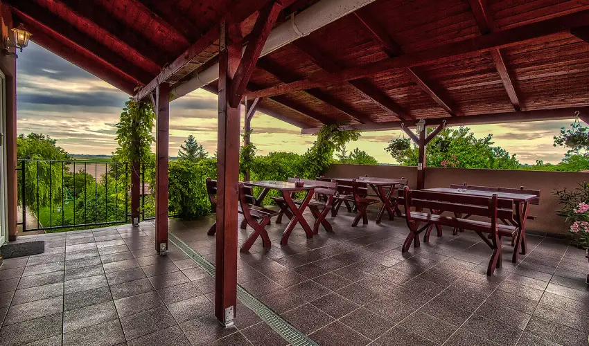 Aranypatk� Panzi� Gy�r�jbar�t