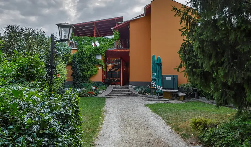 Aranypatk� Panzi� Gy�r�jbar�t