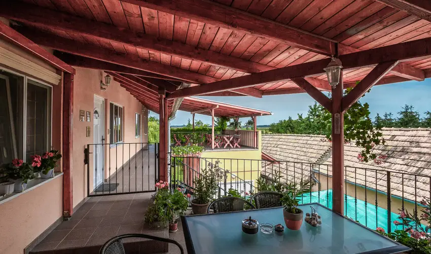 Aranypatk� Panzi� Gy�r�jbar�t