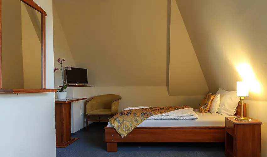 Aranypatk� Panzi� Gy�r�jbar�t