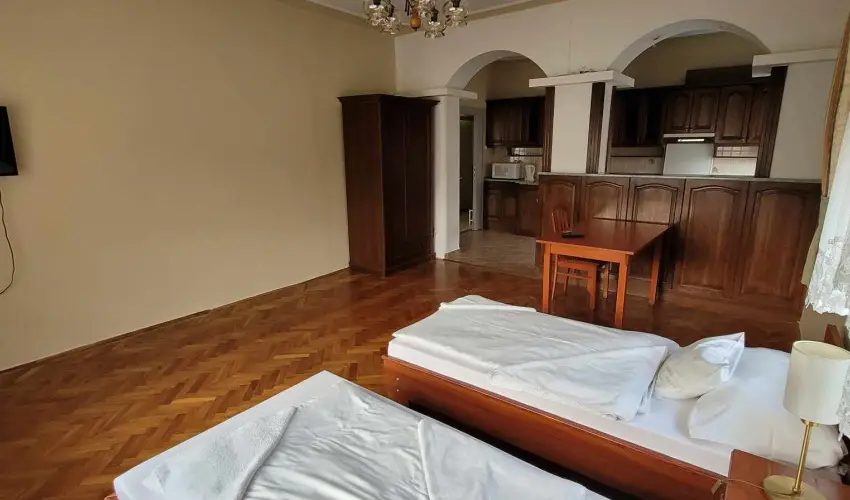 Aranypatk� Panzi� Gy�r�jbar�t