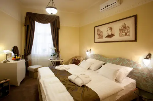 Barokk Hotel Promen�d, Gy�r