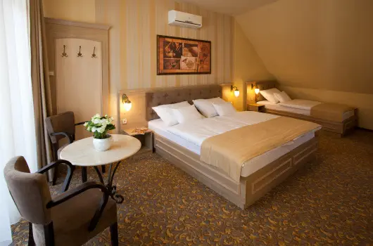 Barokk Hotel Promen�d, Gy�r