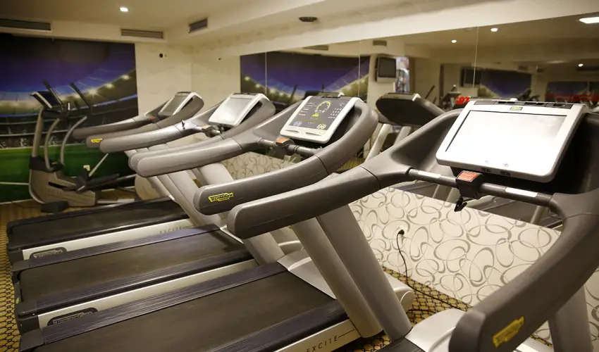 Golden Ball Club Hotel Gyr