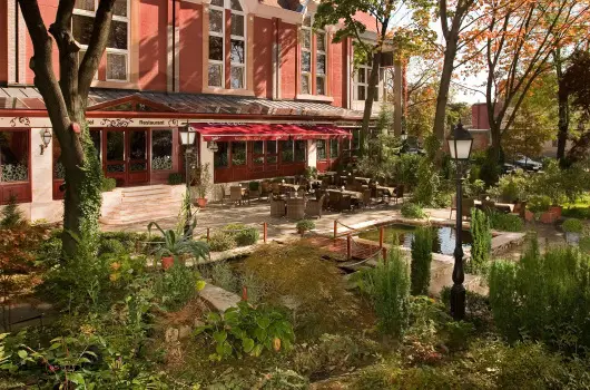 Golden Ball Club Hotel, Gy�r