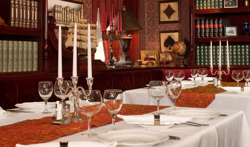 Golden Ball Club Hotel Gyr