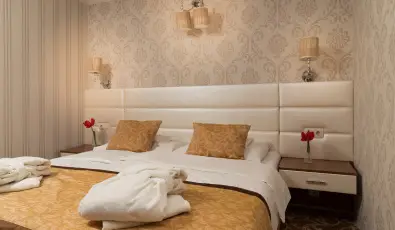 Golden Ball Club Hotel Gyr