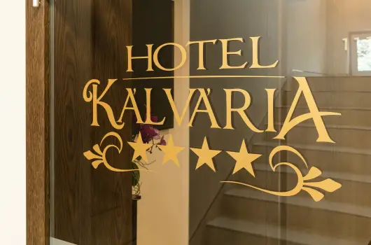 Hotel Klvria, Gyr