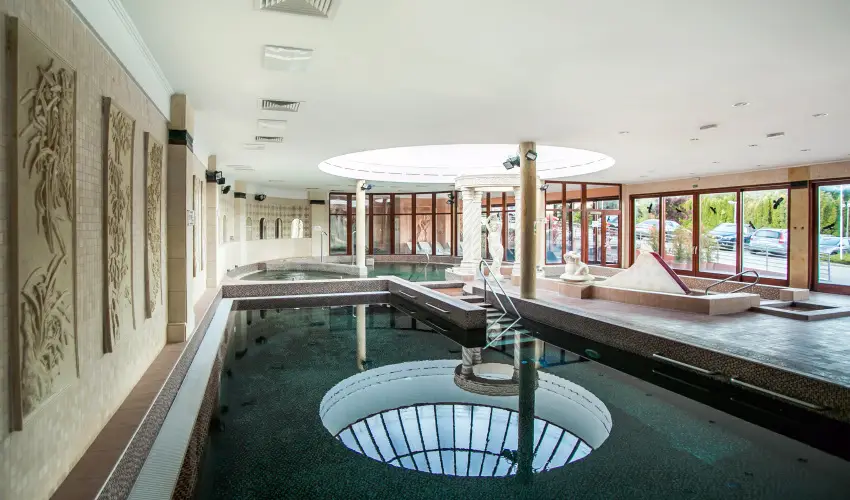 Hotel Nar�d M�traszentimre