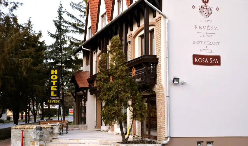 Rvsz Hotel, tterem & Rosa Spa Gyr