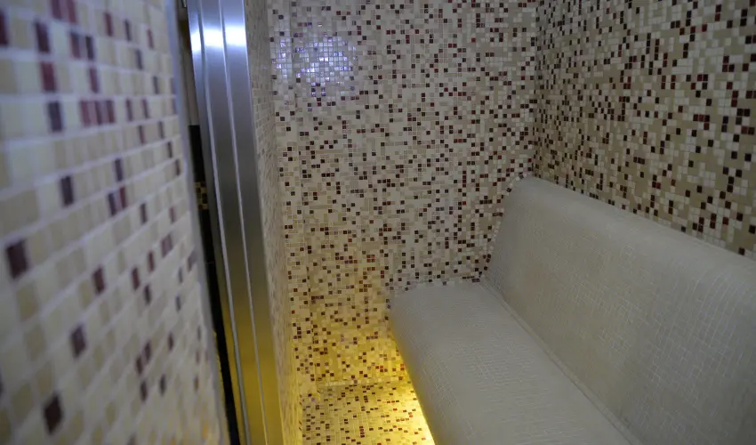 Rvsz Hotel, tterem & Rosa Spa Gyr