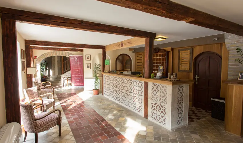 Rvsz Hotel, tterem & Rosa Spa Gyr