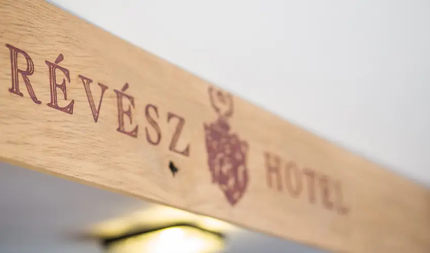 Rvsz Hotel, tterem & Rosa Spa Gyr