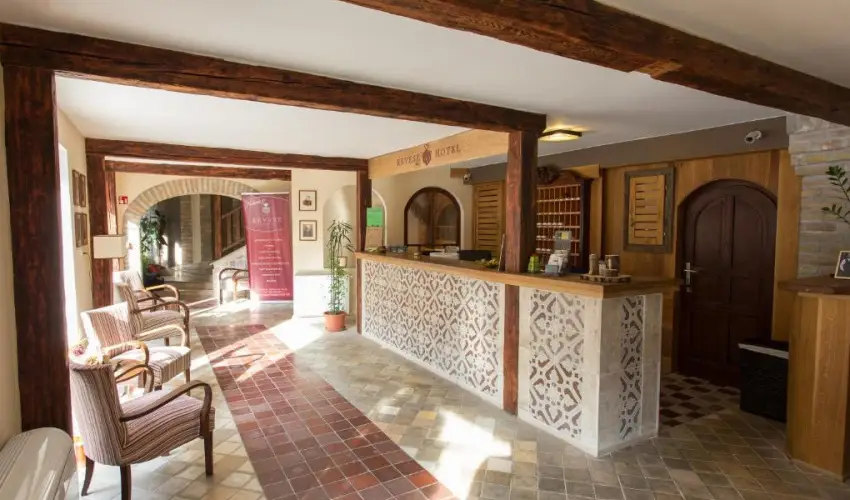 Rvsz Hotel, tterem & Rosa Spa Gyr