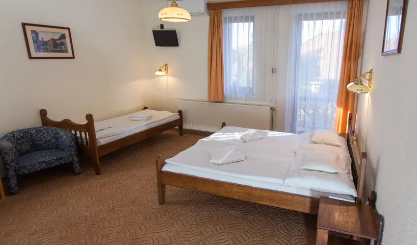 Rvsz Hotel, tterem & Rosa Spa Gyr