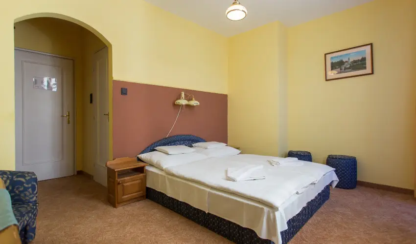 Rvsz Hotel, tterem & Rosa Spa Gyr